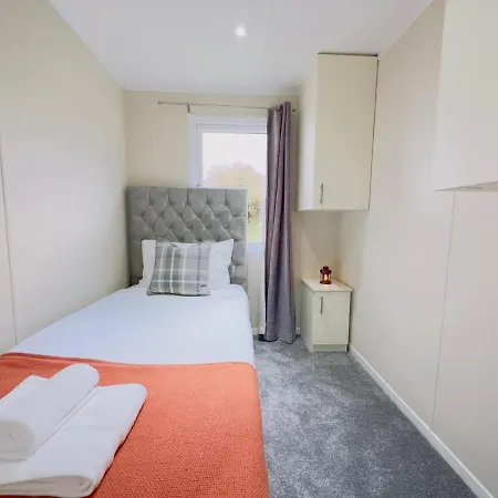 Lakedistrict Caravan By Sleepy Holiday home Millom